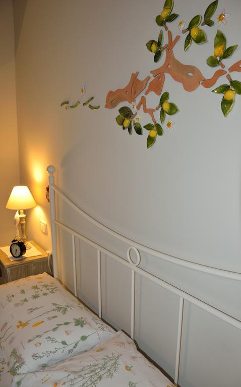 La Casa Di Alessio Bed & Breakfast Лече Екстериор снимка