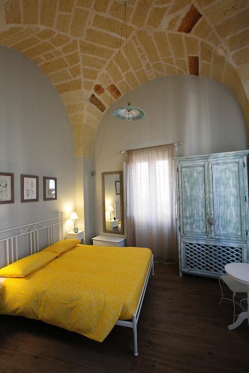 La Casa Di Alessio Bed & Breakfast Лече Стая снимка