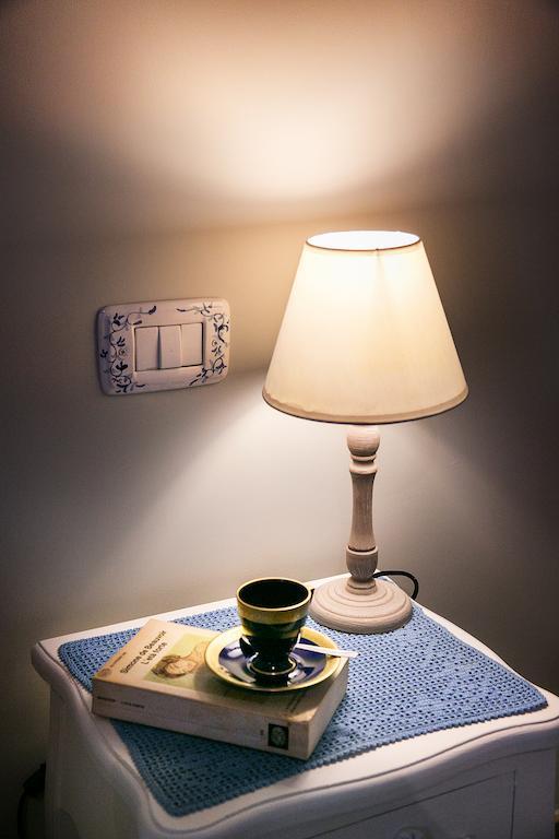 La Casa Di Alessio Bed & Breakfast Лече Стая снимка